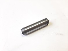 Направляющая выпускного клапана MD020561